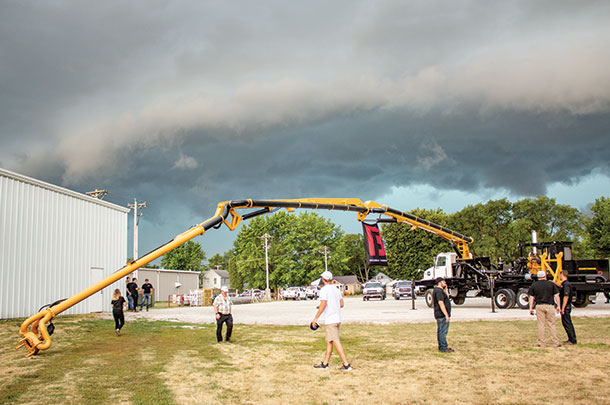 85-foot boom truck